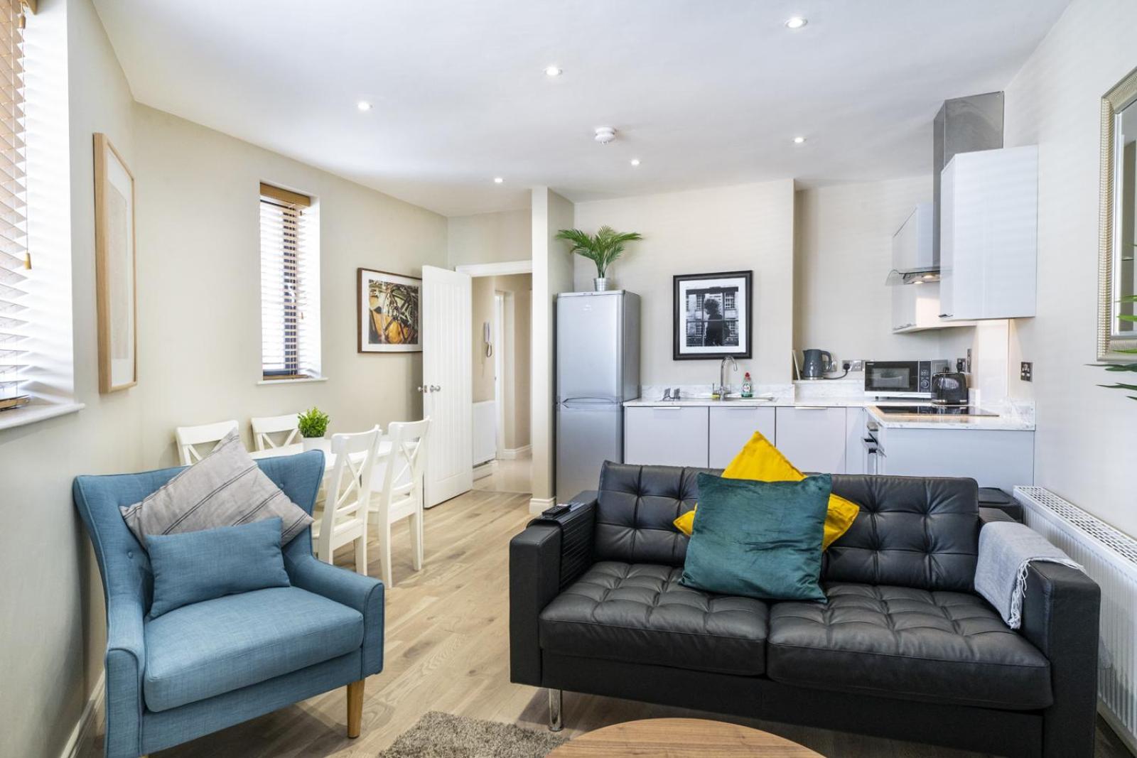 Old Hollywood - 1Bd Ap - Gold Short Term Stays Belfast Exterior photo